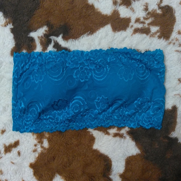 Cute Lacey Bandeau - Picture 3 of 11